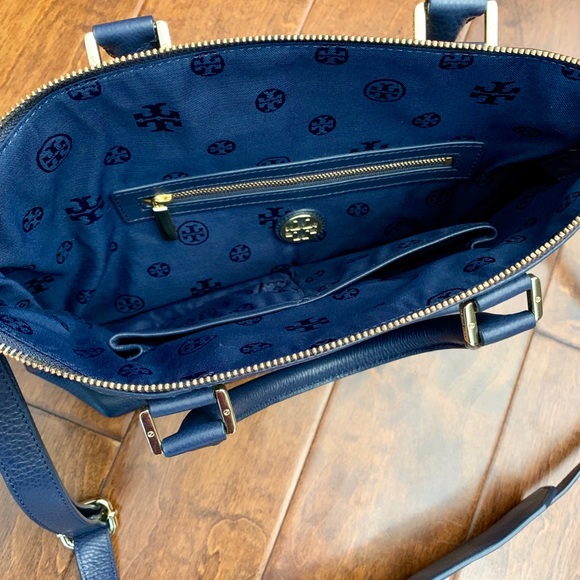 Tory Burch Navy Crossbody Bag - Picture 3 of 5